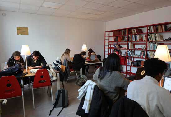 La salle d'étude et de travail des étudiants de l'IFMK - ecole de kiné